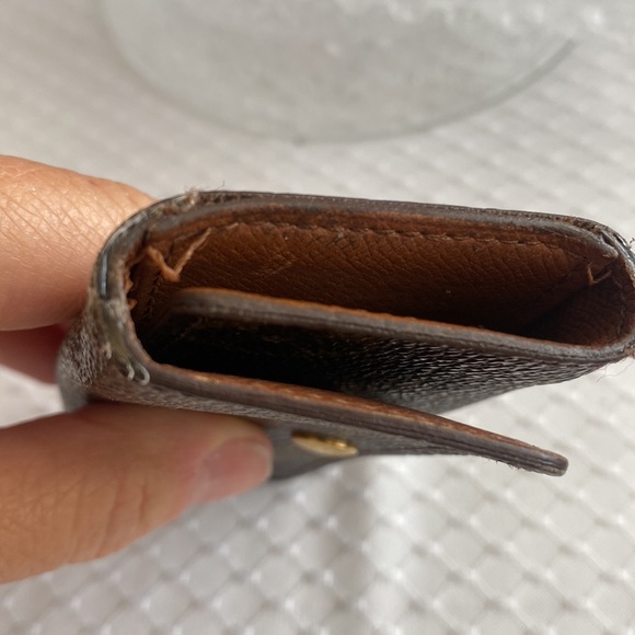 Louis Vuitton Monogram Key Case - Picture 4 of 6